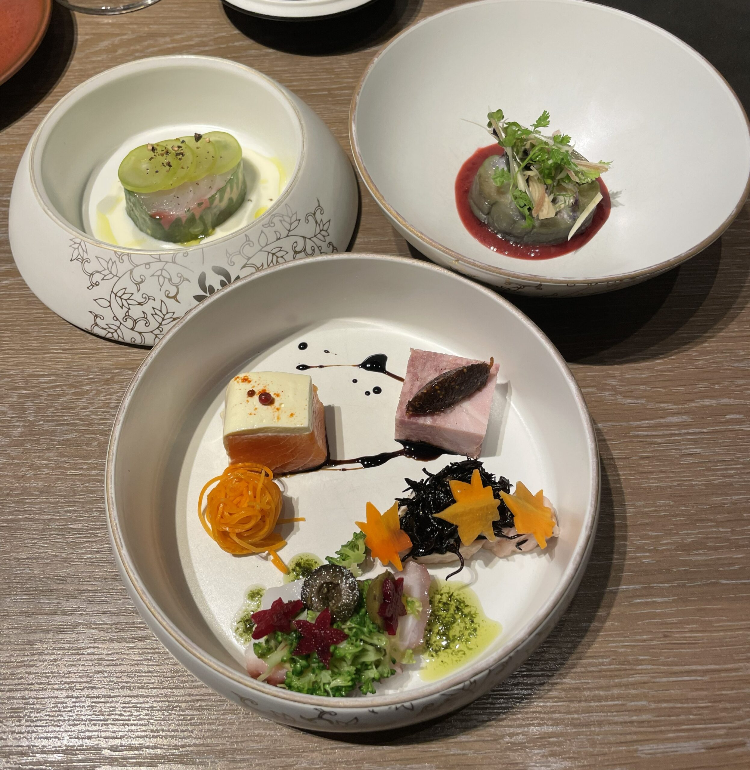 スペシャリテ前菜盛り合わせの写真